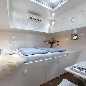 Houseboat Volle Maan Άμστερνταμ